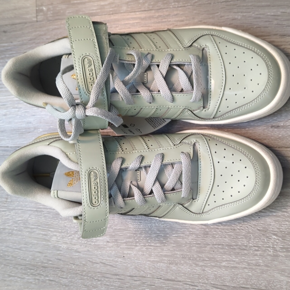 Brand new w/box adidas forum low size 9.5